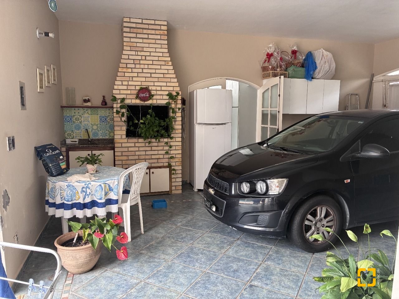 Casa com 240m², 4 quartos (sendo 1 suíte), 2 garagens, no bairro Córrego Grande em Florianópolis