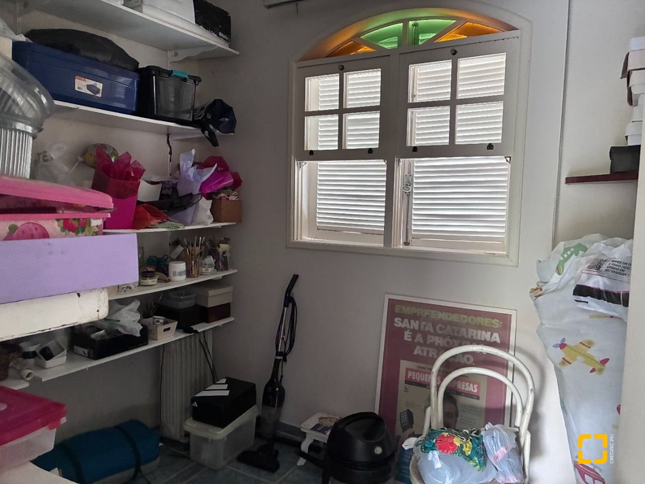 Casa com 240m², 4 quartos (sendo 1 suíte), 2 garagens, no bairro Córrego Grande em Florianópolis