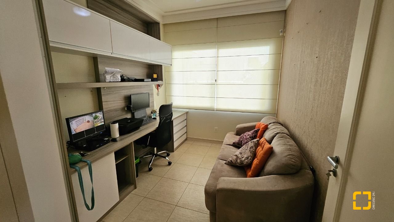 Casa com 339m², 3 quartos (sendo 3 suítes), 3 garagens, no bairro Santa Mônica em Florianópolis