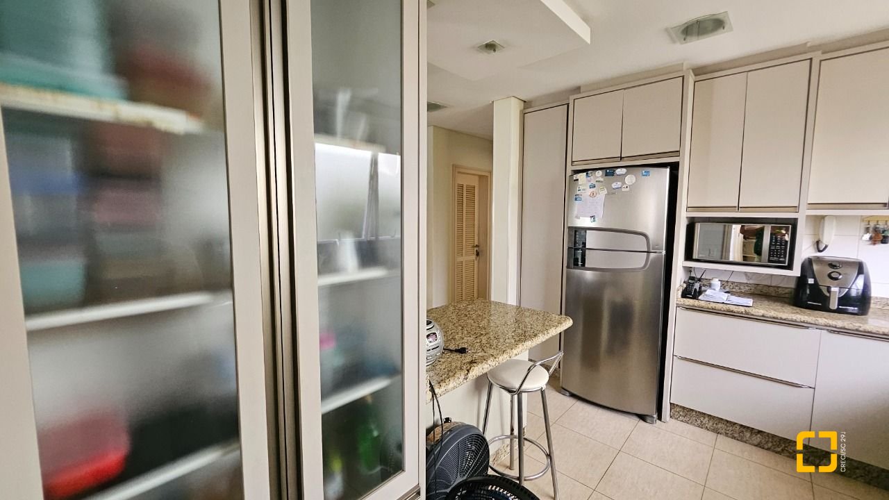 Casa com 339m², 3 quartos (sendo 3 suítes), 3 garagens, no bairro Santa Mônica em Florianópolis