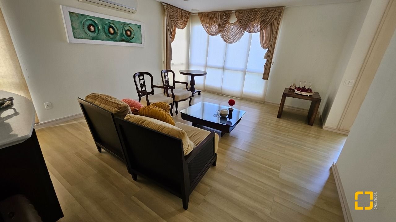 Casa com 339m², 3 quartos (sendo 3 suítes), 3 garagens, no bairro Santa Mônica em Florianópolis