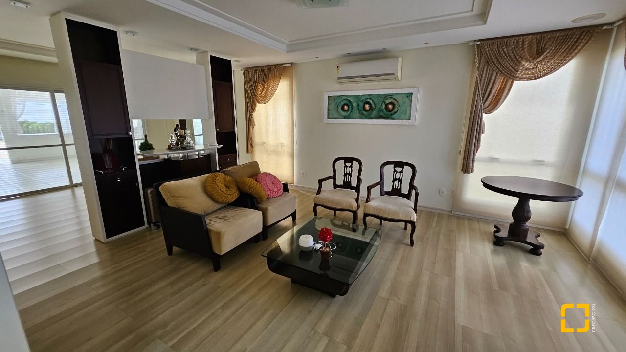 Casa com 339m², 3 quartos (sendo 3 suítes), 3 garagens, no bairro Santa Mônica em Florianópolis