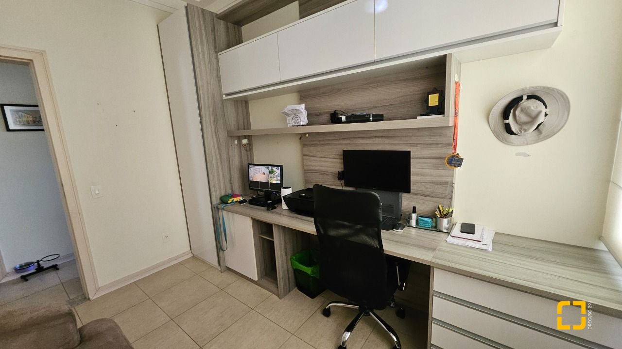 Casa com 339m², 3 quartos (sendo 3 suítes), 3 garagens, no bairro Santa Mônica em Florianópolis