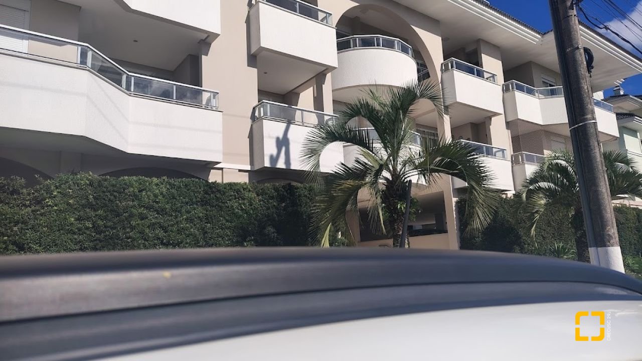 Apartamento com 118m², 4 quartos (sendo 1 suíte), 2 garagens, no bairro Jurerê Internacional em Florianópolis