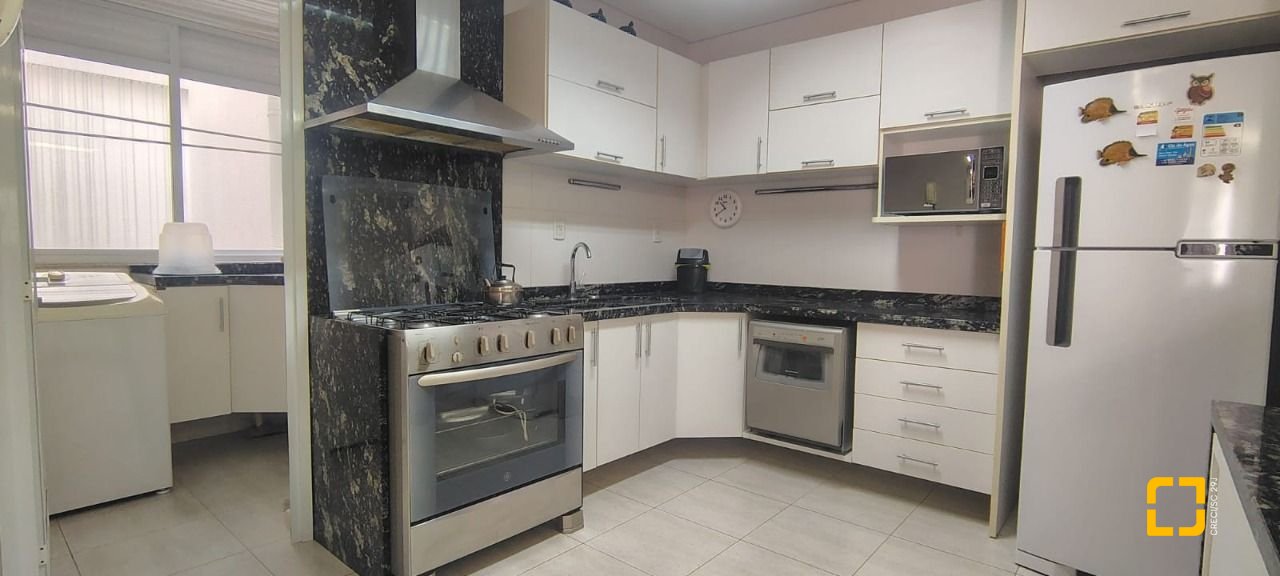 Apartamento com 118m², 4 quartos (sendo 1 suíte), 2 garagens, no bairro Jurerê Internacional em Florianópolis