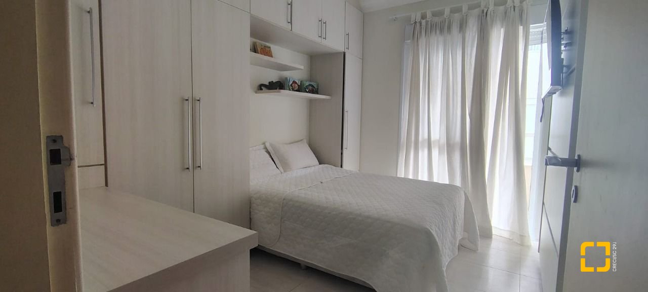 Apartamento com 118m², 4 quartos (sendo 1 suíte), 2 garagens, no bairro Jurerê Internacional em Florianópolis