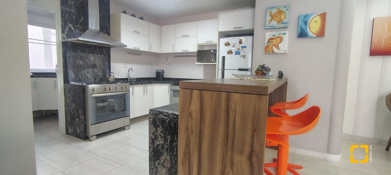 Apartamento com 118m², 4 quartos (sendo 1 suíte), 2 garagens, no bairro Jurerê Internacional em Florianópolis