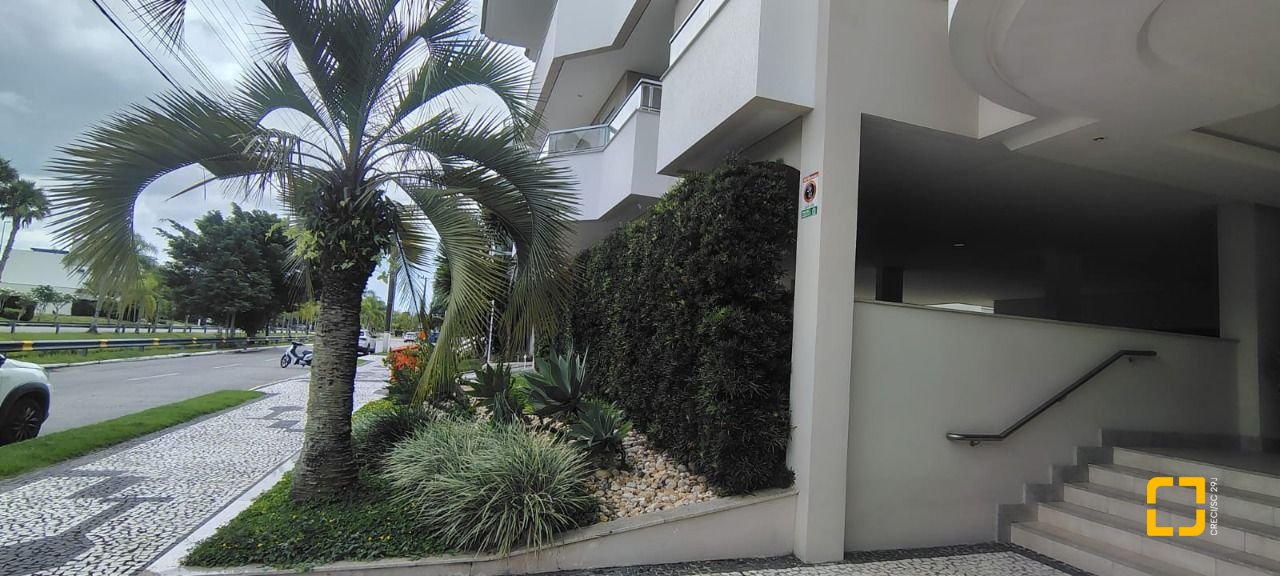 Apartamento com 118m², 4 quartos (sendo 1 suíte), 2 garagens, no bairro Jurerê Internacional em Florianópolis
