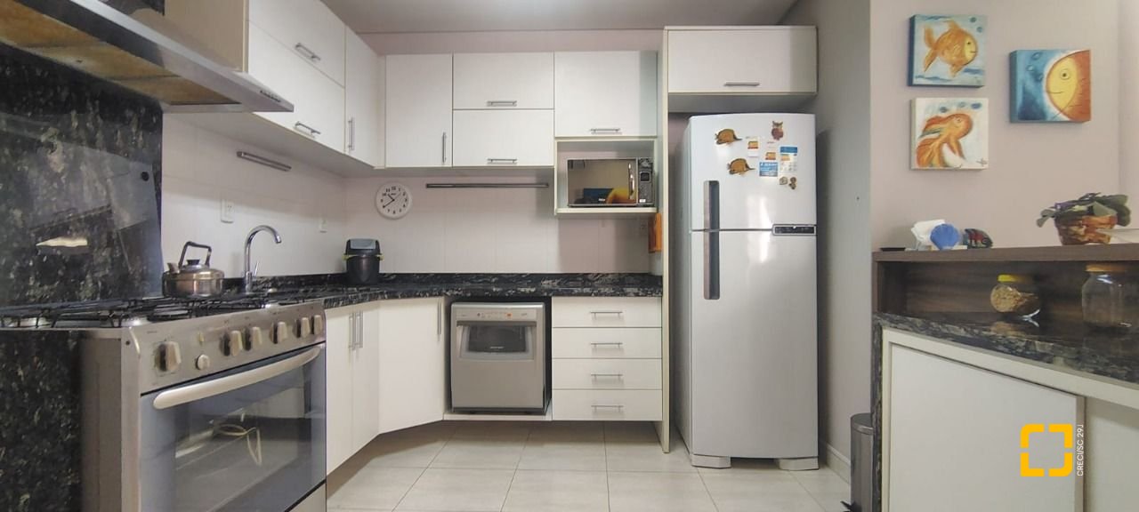 Apartamento com 118m², 4 quartos (sendo 1 suíte), 2 garagens, no bairro Jurerê Internacional em Florianópolis