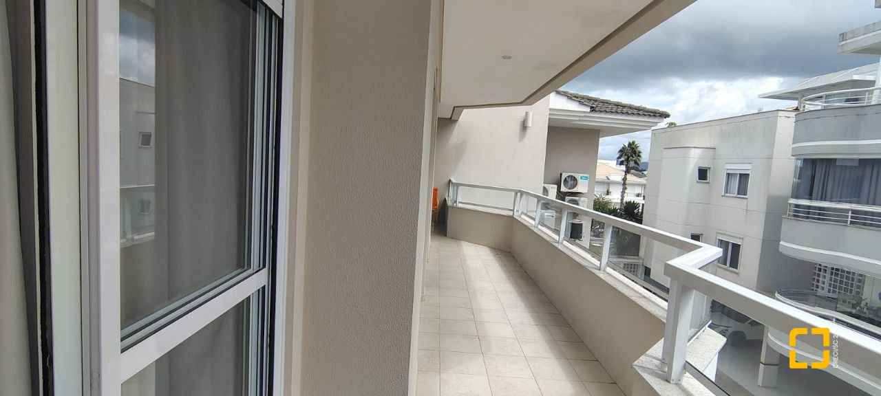 Apartamento com 118m², 4 quartos (sendo 1 suíte), 2 garagens, no bairro Jurerê Internacional em Florianópolis