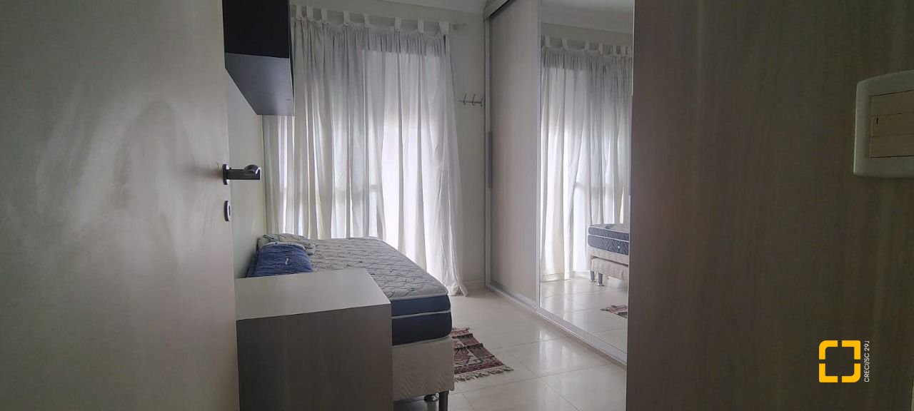 Apartamento com 118m², 4 quartos (sendo 1 suíte), 2 garagens, no bairro Jurerê Internacional em Florianópolis