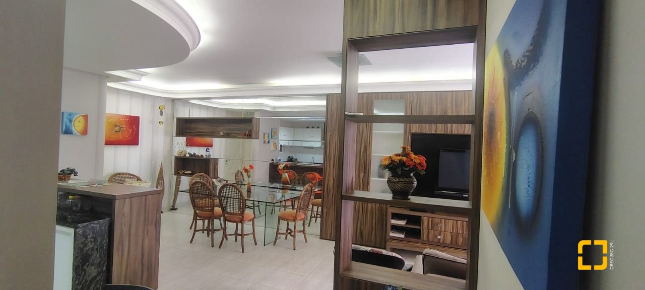 Apartamento com 118m², 4 quartos (sendo 1 suíte), 2 garagens, no bairro Jurerê Internacional em Florianópolis