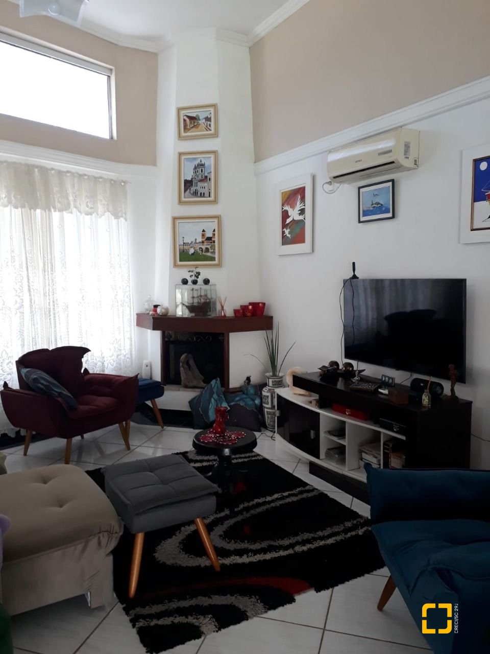 Casa com 200m², 4 quartos (sendo 1 suíte), 4 garagens, no bairro Cachoeira do Bom Jesus em Florianópolis