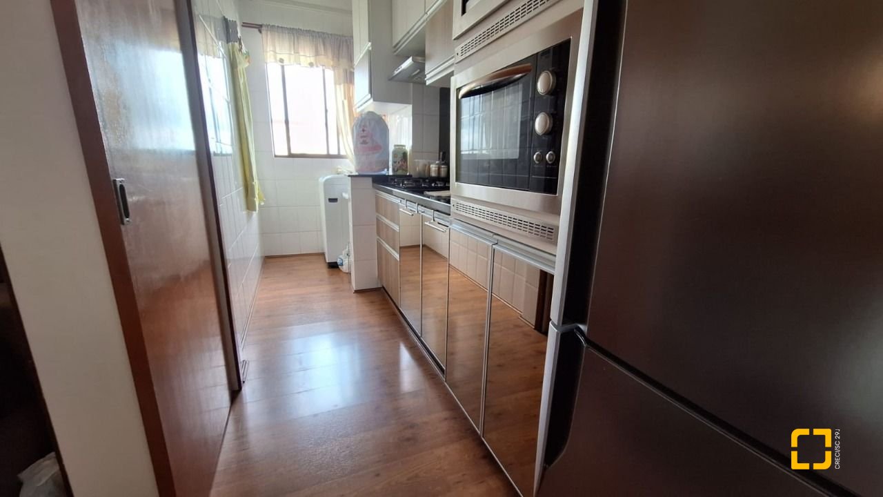 Apartamento com 58m², 2 quartos, 1 garagem, no bairro Barreiros em São José