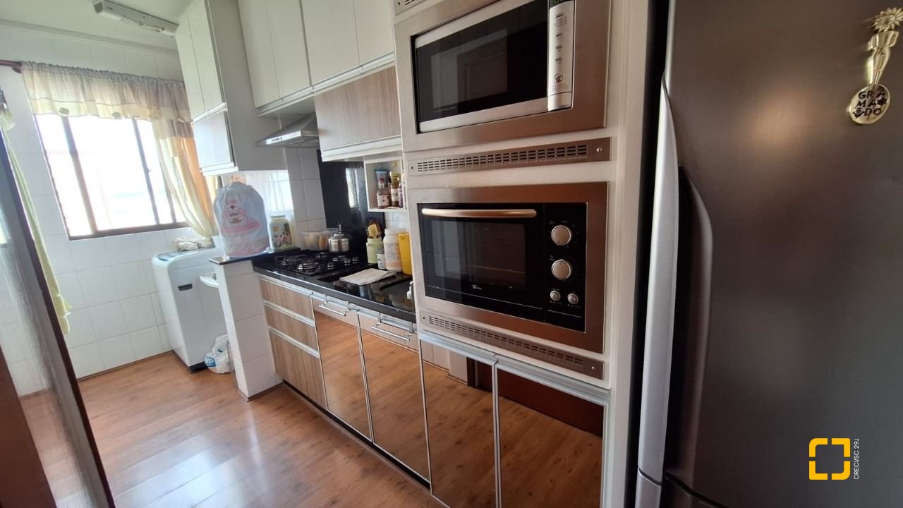 Apartamento com 58m², 2 quartos, 1 garagem, no bairro Barreiros em São José