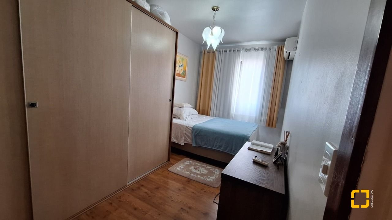 Apartamento com 58m², 2 quartos, 1 garagem, no bairro Barreiros em São José