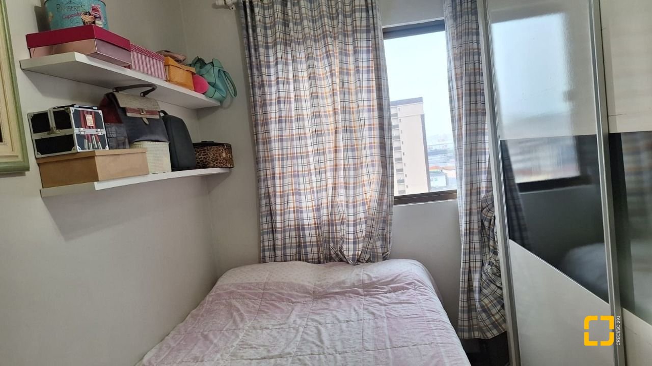 Apartamento com 58m², 2 quartos, 1 garagem, no bairro Barreiros em São José