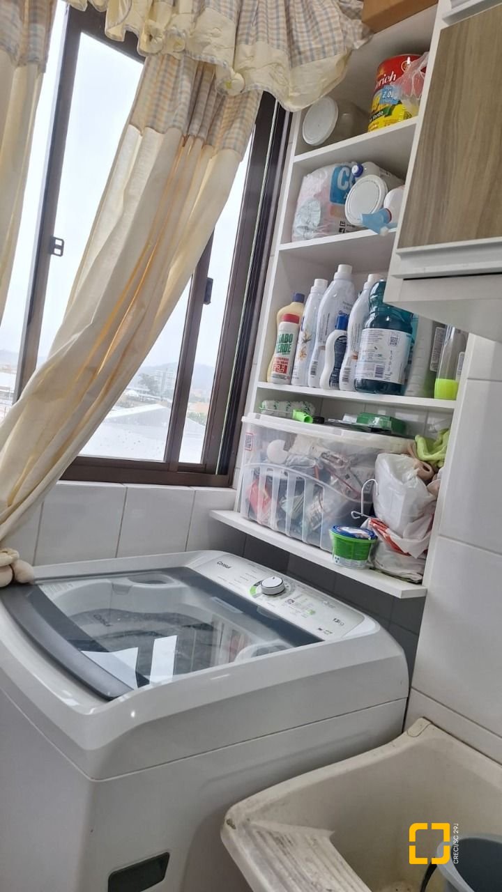 Apartamento com 58m², 2 quartos, 1 garagem, no bairro Barreiros em São José