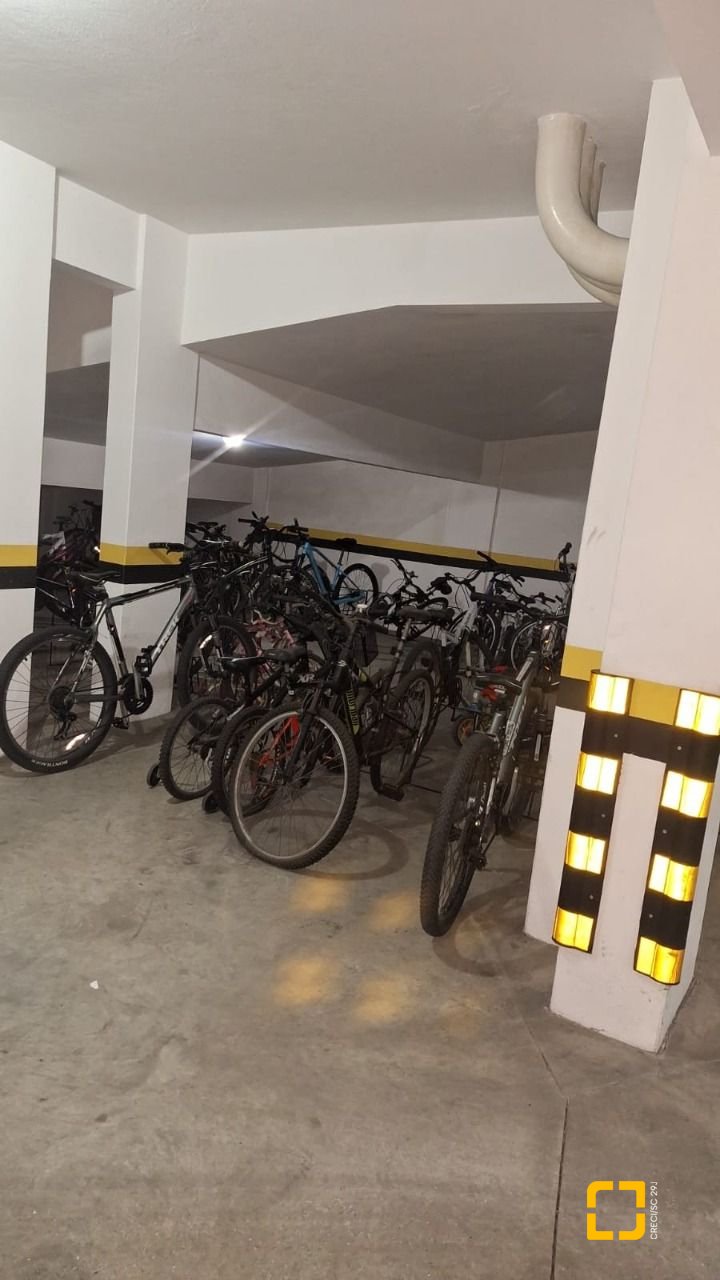 Apartamento com 58m², 2 quartos, 1 garagem, no bairro Barreiros em São José