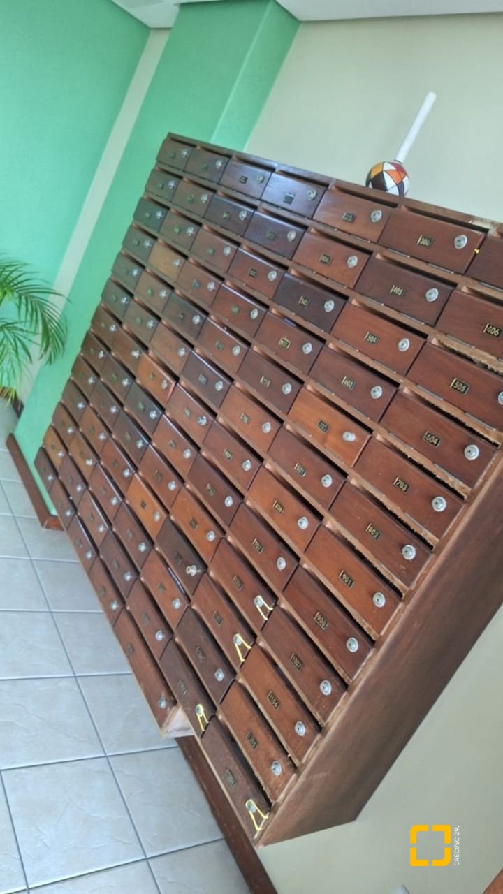 Apartamento com 58m², 2 quartos, 1 garagem, no bairro Barreiros em São José