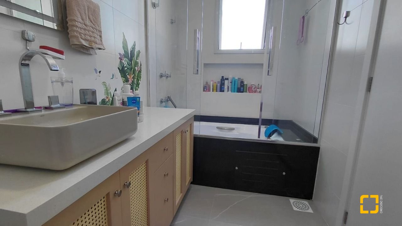 Apartamento com 96m², 4 quartos (sendo 1 suíte), 1 garagem, no bairro Ingleses em Florianópolis
