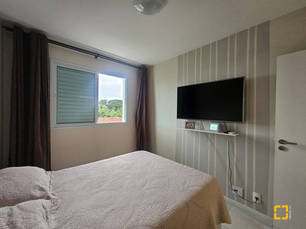 Apartamento com 88m², 3 quartos (sendo 1 suíte), 2 garagens, no bairro Praia Comprida em São José