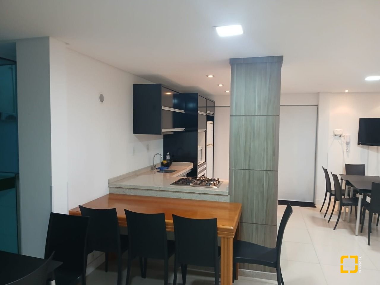 Apartamento com 88m², 3 quartos (sendo 1 suíte), 2 garagens, no bairro Praia Comprida em São José