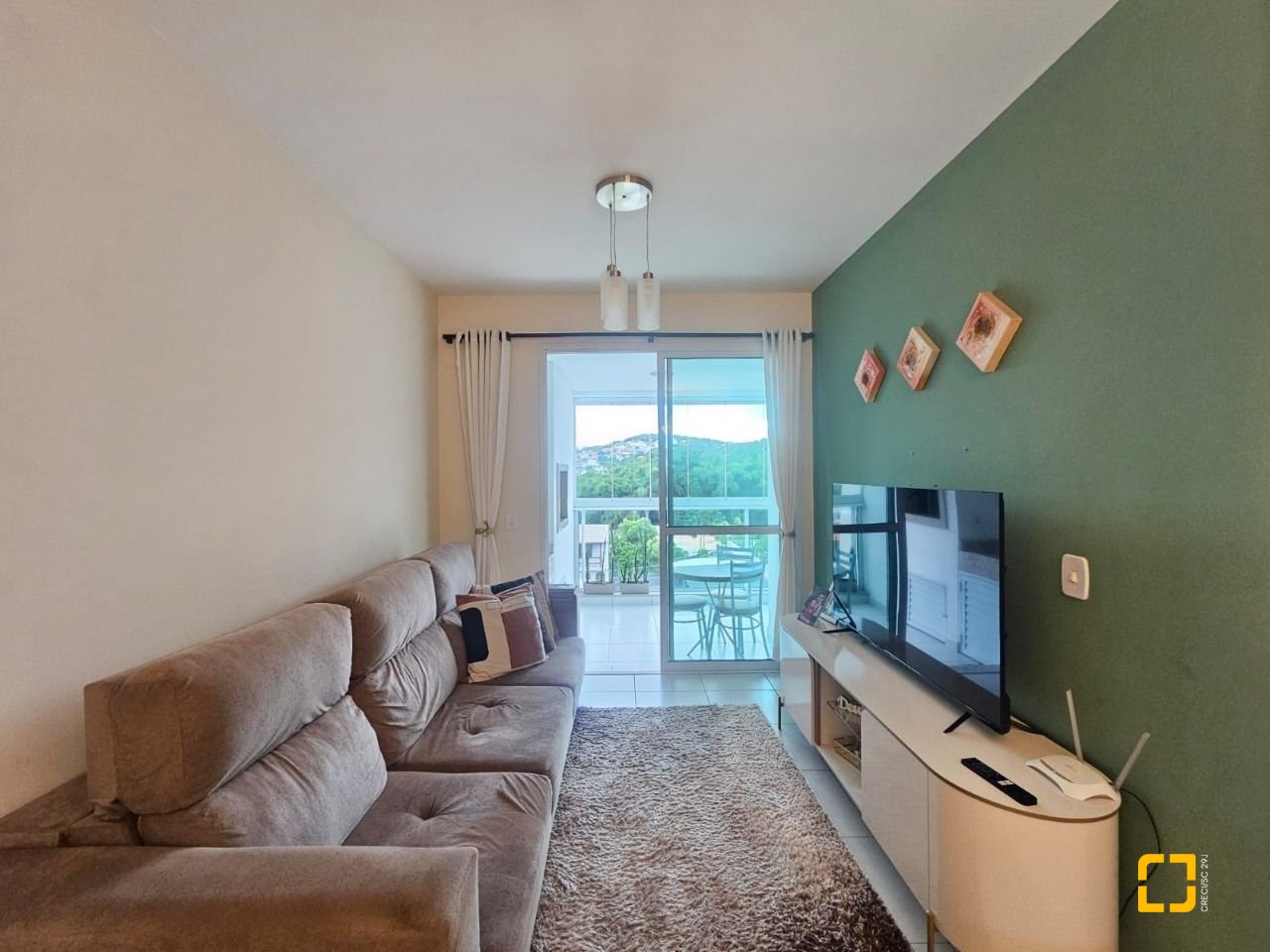 Apartamento com 88m², 3 quartos (sendo 1 suíte), 2 garagens, no bairro Praia Comprida em São José