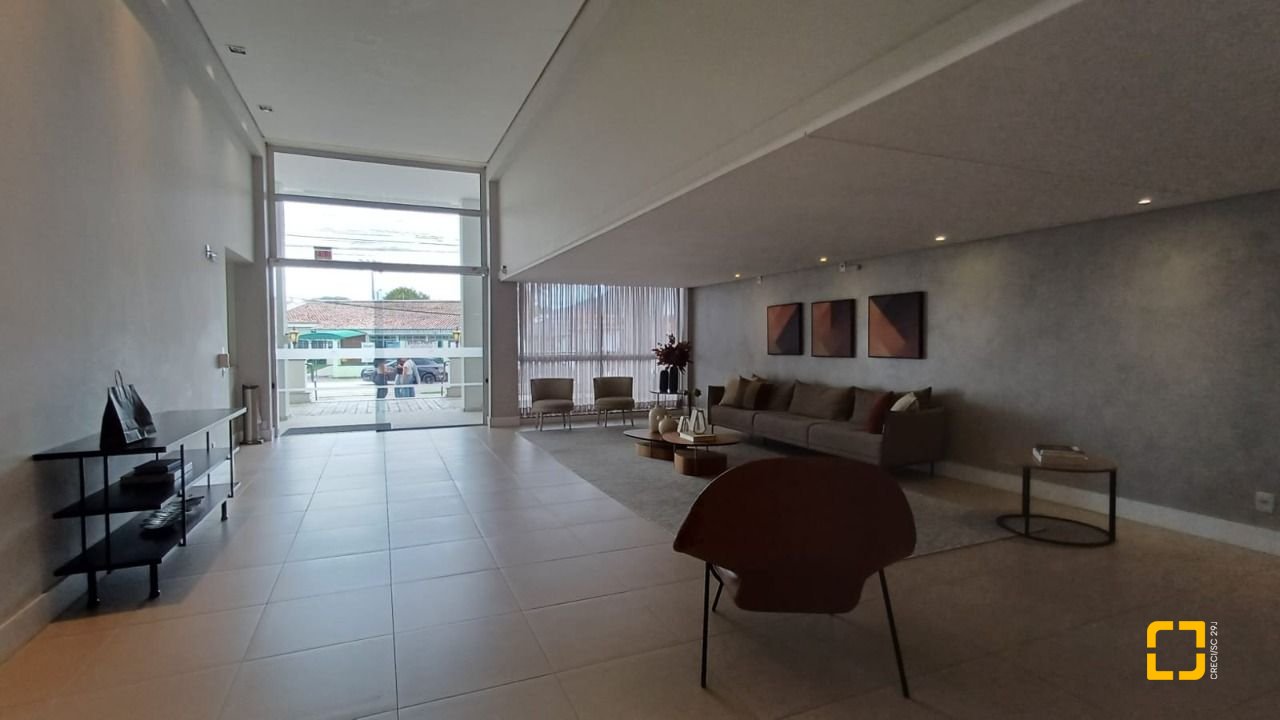 Apartamento com 94m², 5 quartos (sendo 2 suítes), 2 garagens, no bairro Corrego Grande em Florianópolis