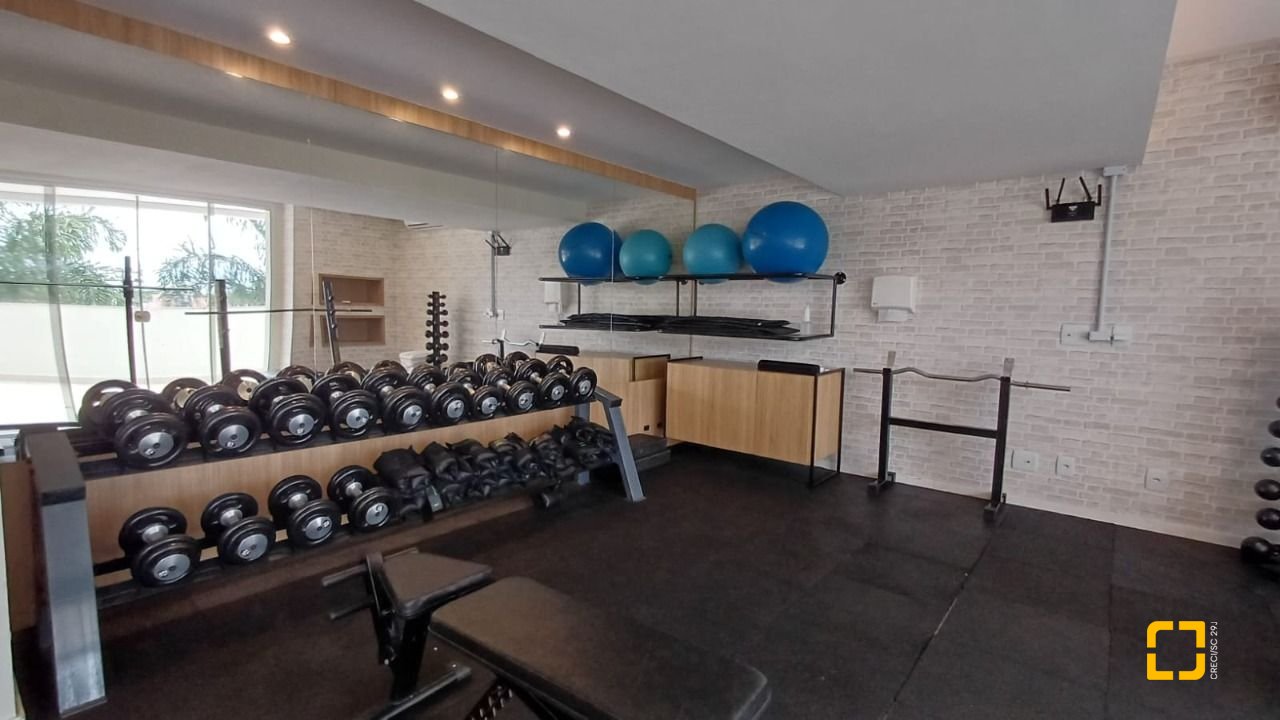 Apartamento com 94m², 5 quartos (sendo 2 suítes), 2 garagens, no bairro Corrego Grande em Florianópolis