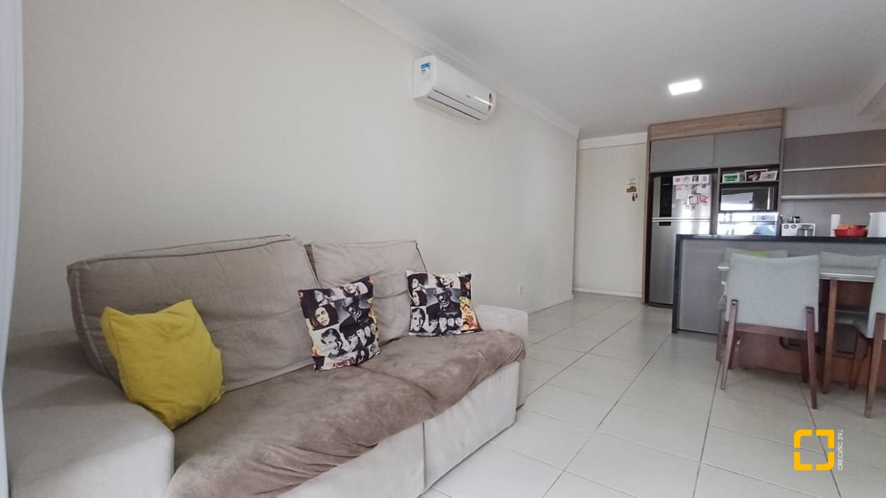 Apartamento com 94m², 5 quartos (sendo 2 suítes), 2 garagens, no bairro Corrego Grande em Florianópolis