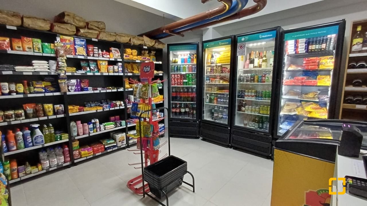 Apartamento com 94m², 5 quartos (sendo 2 suítes), 2 garagens, no bairro Corrego Grande em Florianópolis
