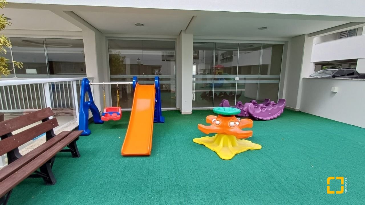 Apartamento com 94m², 5 quartos (sendo 2 suítes), 2 garagens, no bairro Corrego Grande em Florianópolis