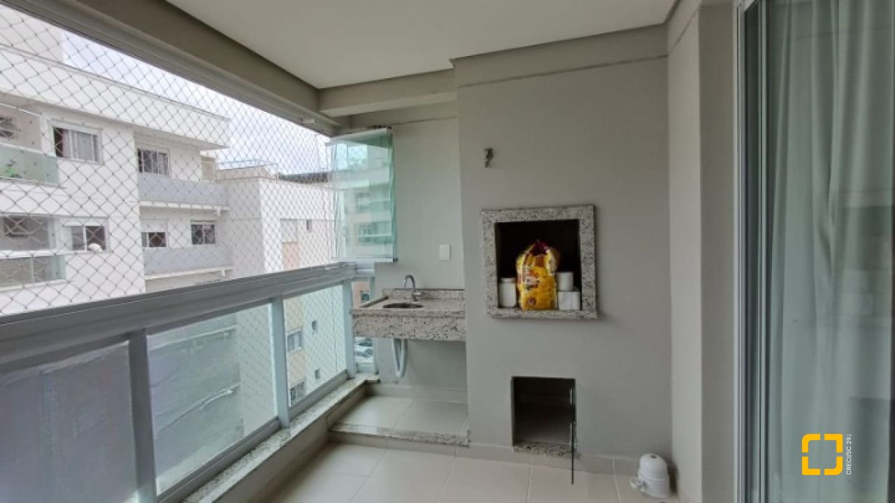 Apartamento com 94m², 5 quartos (sendo 2 suítes), 2 garagens, no bairro Corrego Grande em Florianópolis