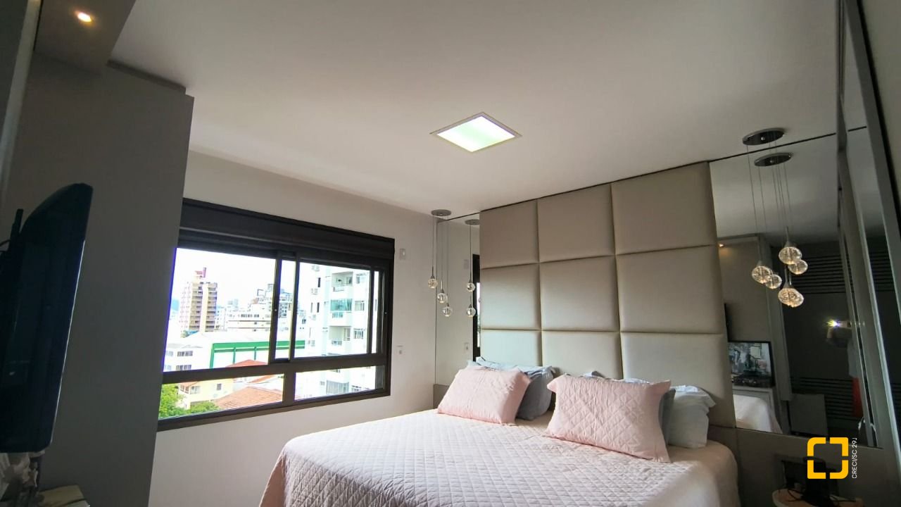 Apartamento com 146m², 6 quartos (sendo 3 suítes), 3 garagens, no bairro Balneário em Florianópolis