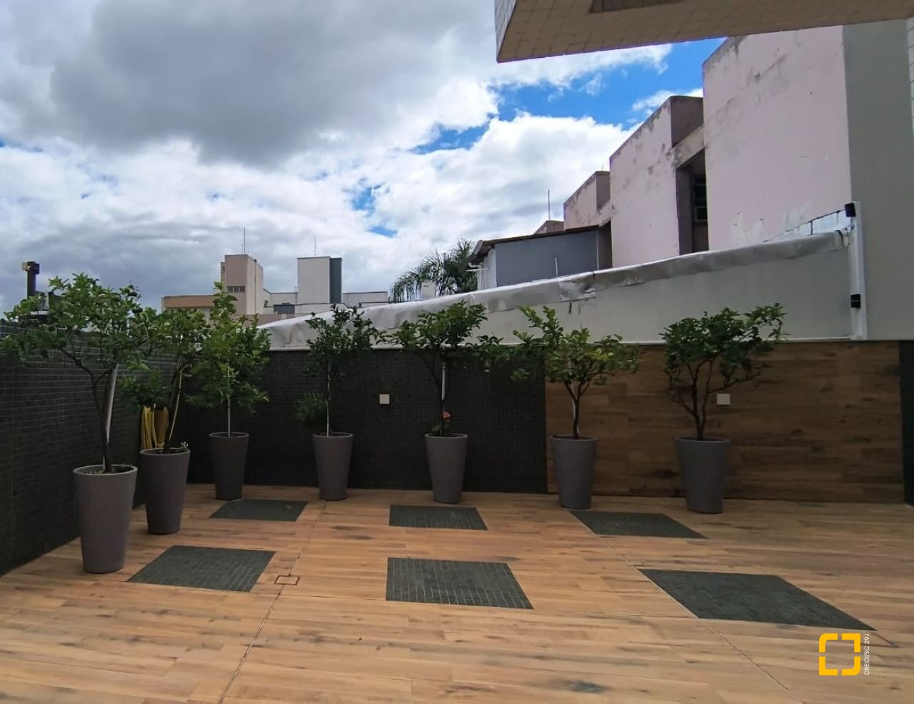 Apartamento com 146m², 6 quartos (sendo 3 suítes), 3 garagens, no bairro Balneário em Florianópolis