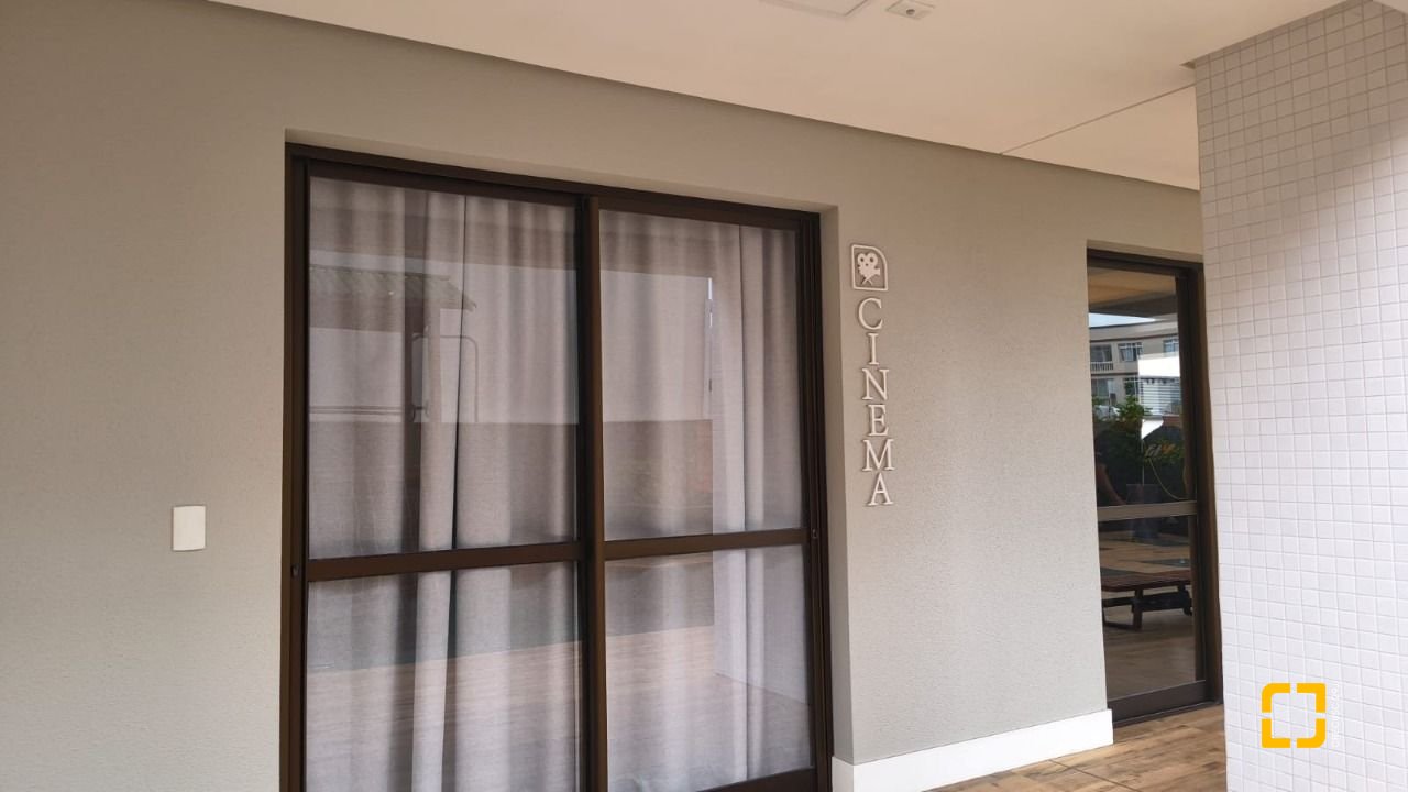 Apartamento com 146m², 6 quartos (sendo 3 suítes), 3 garagens, no bairro Balneário em Florianópolis