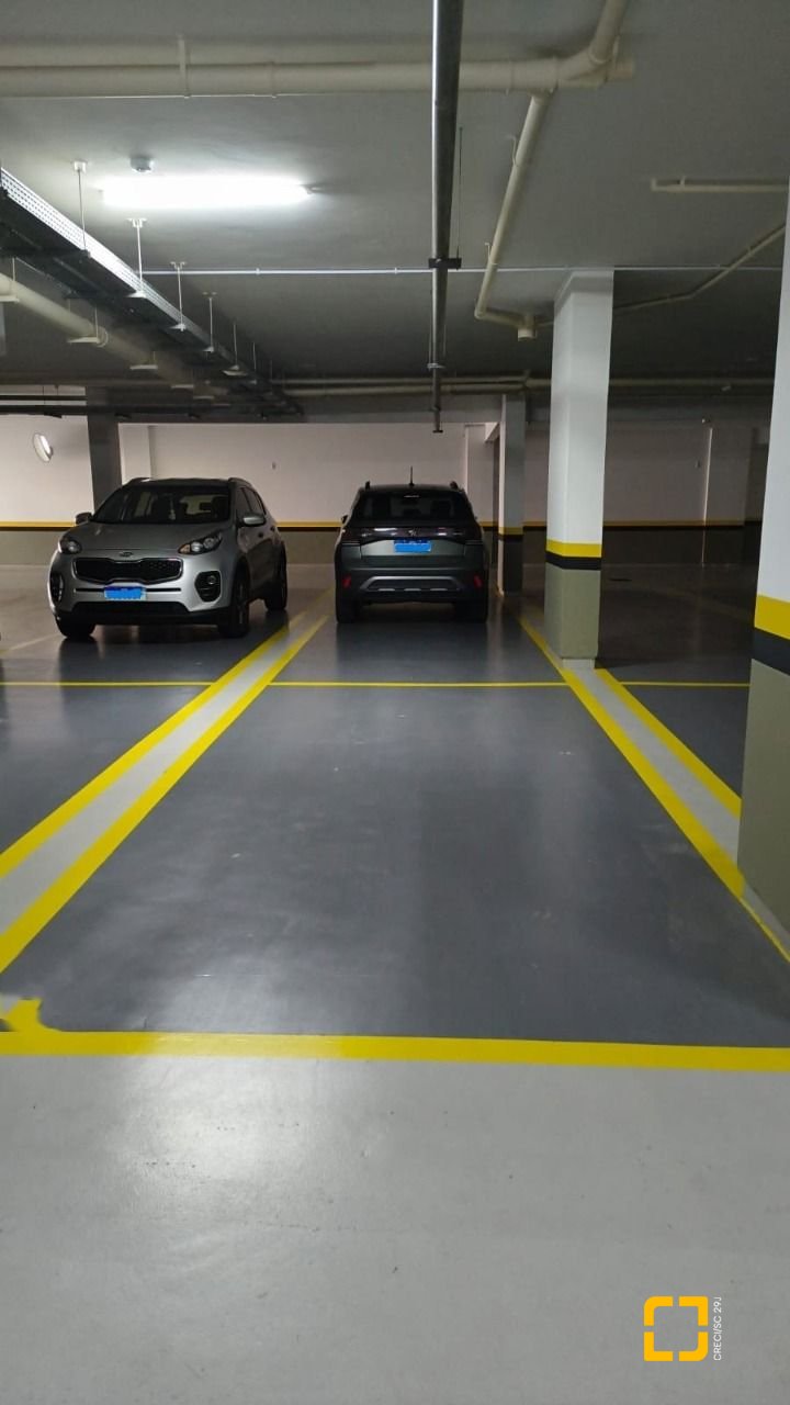 Apartamento com 146m², 6 quartos (sendo 3 suítes), 3 garagens, no bairro Balneário em Florianópolis
