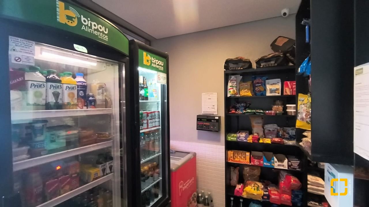 Apartamento com 146m², 6 quartos (sendo 3 suítes), 3 garagens, no bairro Balneário em Florianópolis