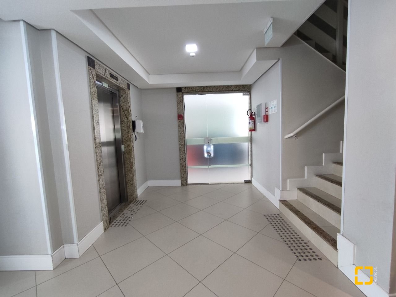 Apartamento com 85m², 3 quartos (sendo 1 suíte), 1 garagem, no bairro Ingleses em Florianópolis