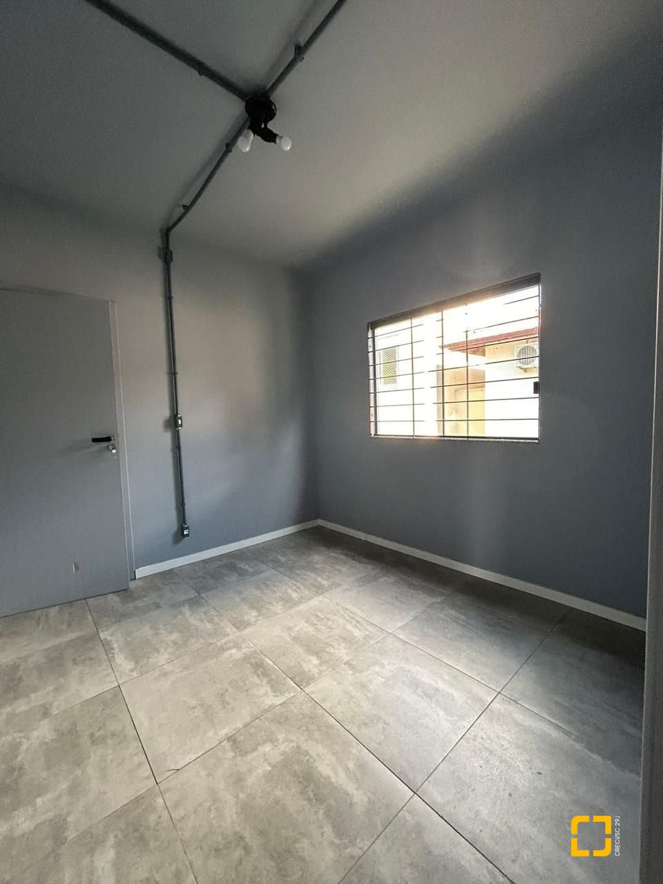 Casa com 110m², 3 quartos (sendo 1 suíte), 4 garagens, no bairro Rio Tavares em Florianópolis