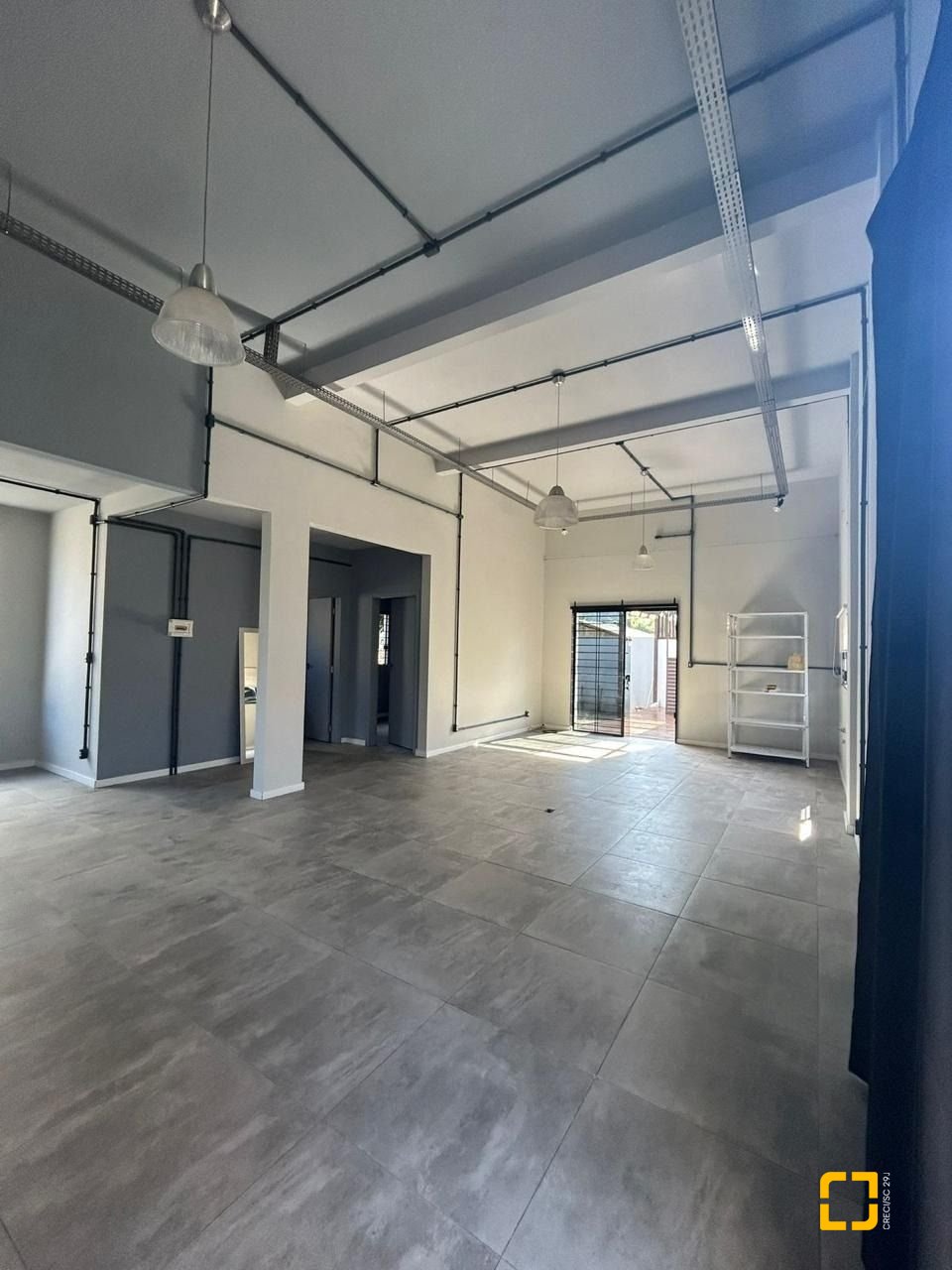 Casa com 110m², 3 quartos (sendo 1 suíte), 4 garagens, no bairro Rio Tavares em Florianópolis