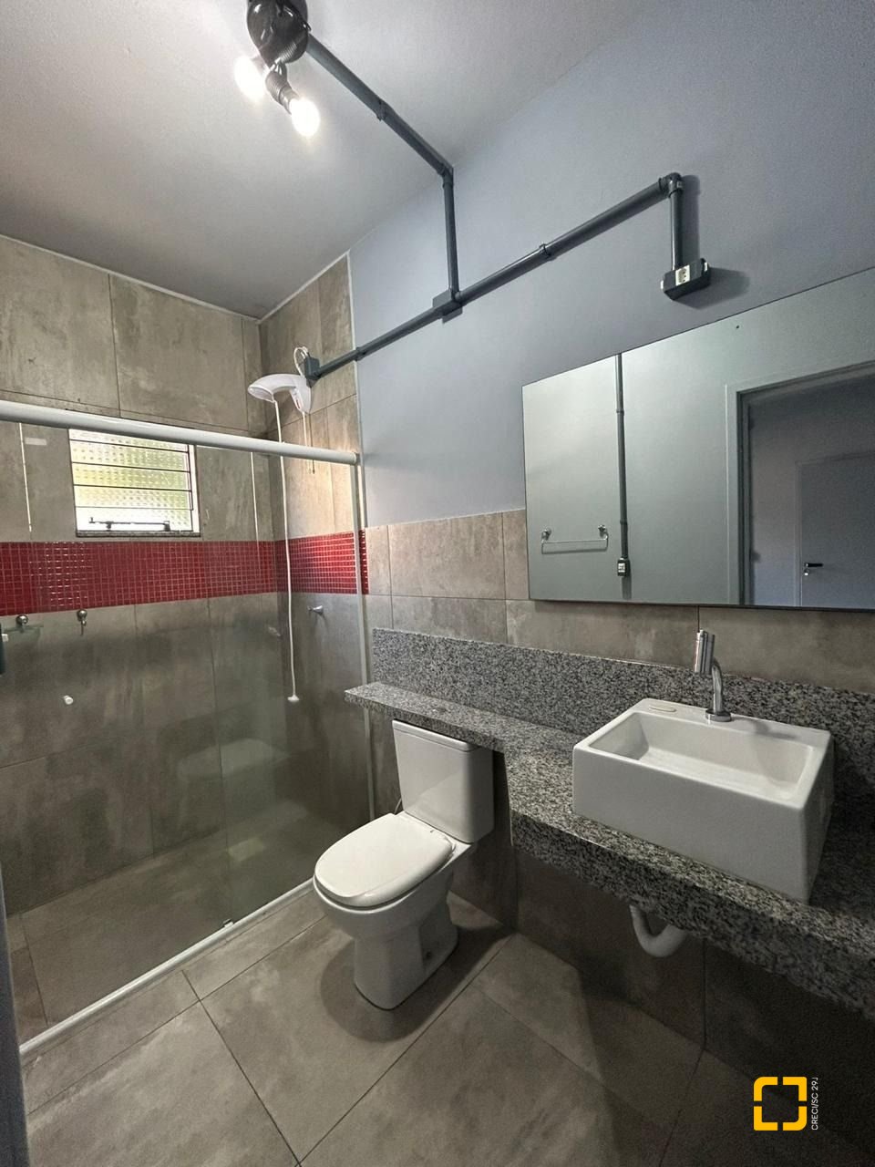 Casa com 110m², 3 quartos (sendo 1 suíte), 4 garagens, no bairro Rio Tavares em Florianópolis