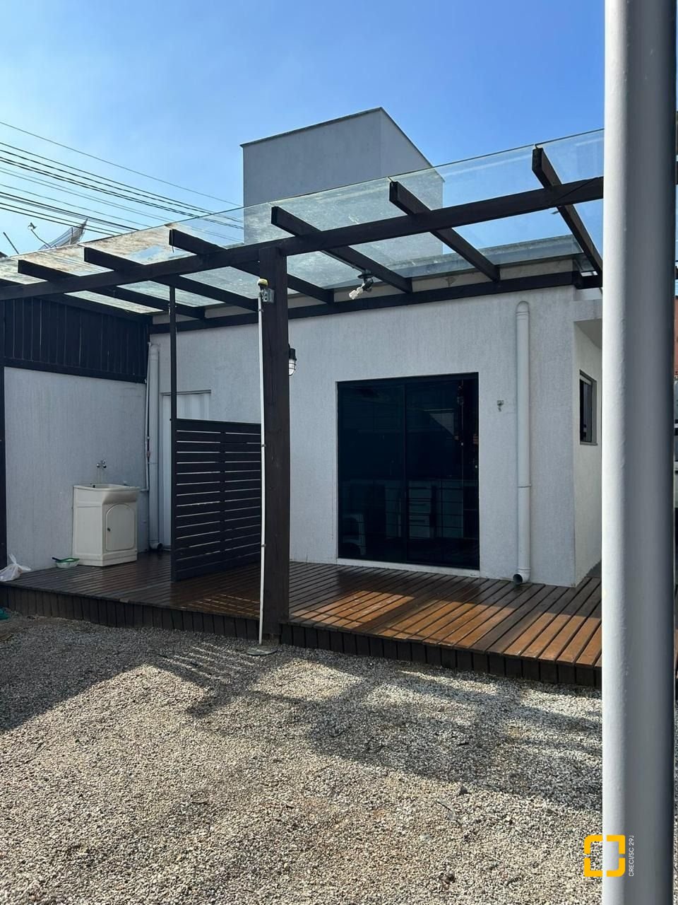 Casa com 110m², 3 quartos (sendo 1 suíte), 4 garagens, no bairro Rio Tavares em Florianópolis