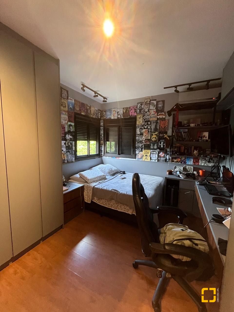 Casa com 250m², 3 quartos (sendo 2 suítes), 2 garagens, no bairro Açores em Florianópolis