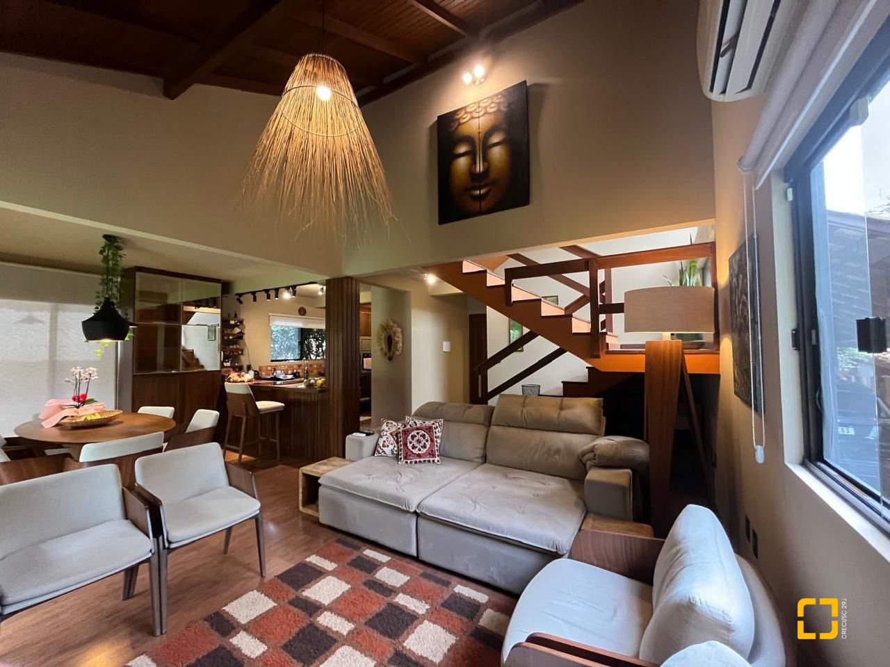 Casa com 250m², 3 quartos (sendo 2 suítes), 2 garagens, no bairro Açores em Florianópolis