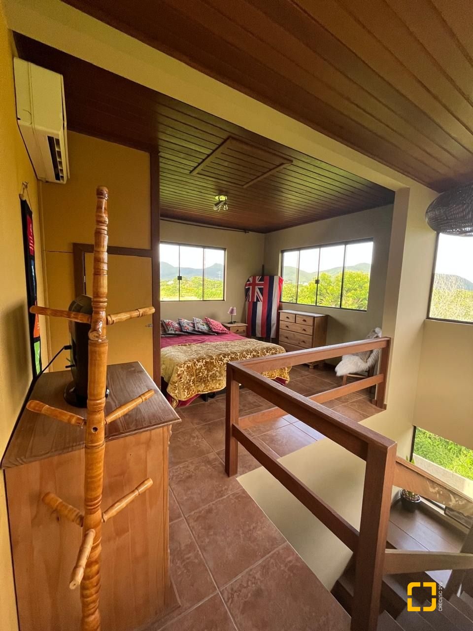 Casa com 250m², 3 quartos (sendo 2 suítes), 2 garagens, no bairro Açores em Florianópolis
