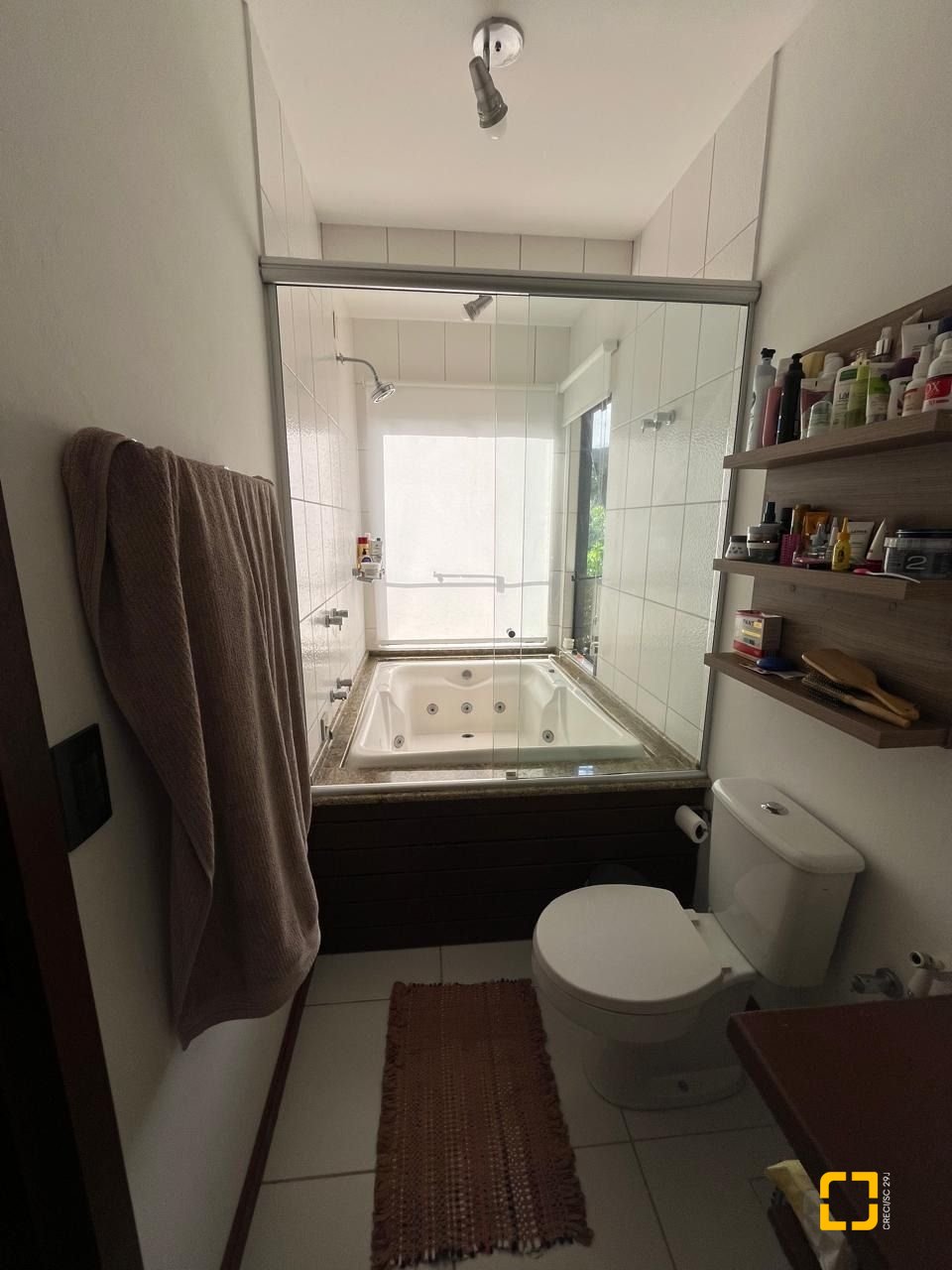 Casa com 250m², 3 quartos (sendo 2 suítes), 2 garagens, no bairro Açores em Florianópolis