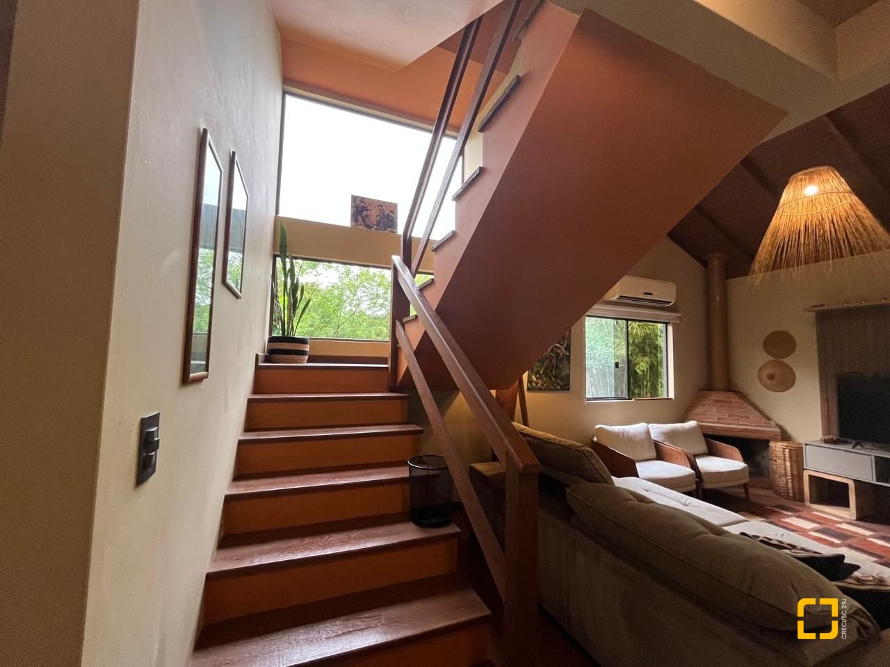 Casa com 250m², 3 quartos (sendo 2 suítes), 2 garagens, no bairro Açores em Florianópolis