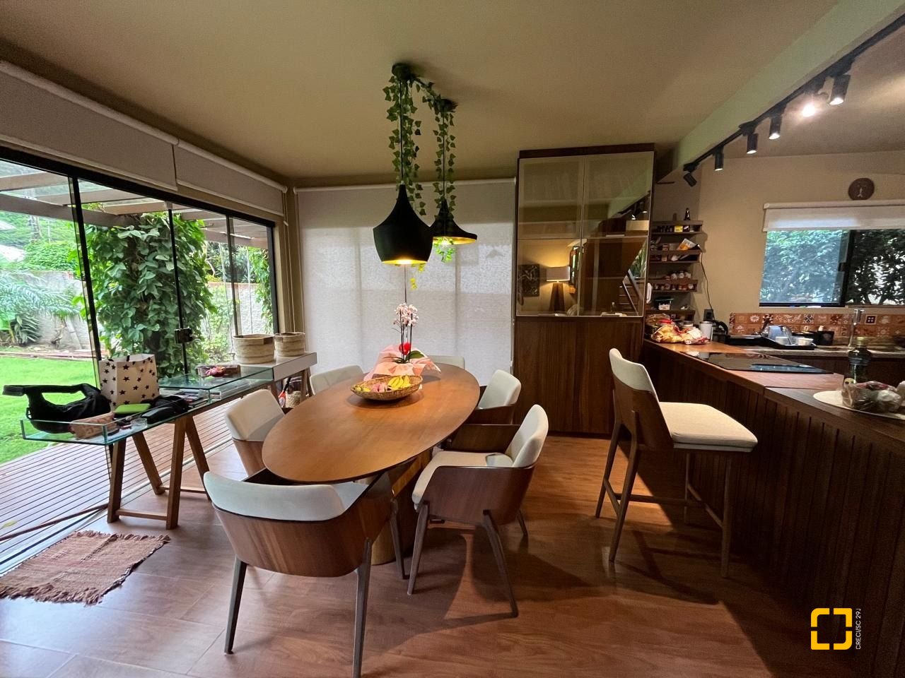Casa com 250m², 3 quartos (sendo 2 suítes), 2 garagens, no bairro Açores em Florianópolis